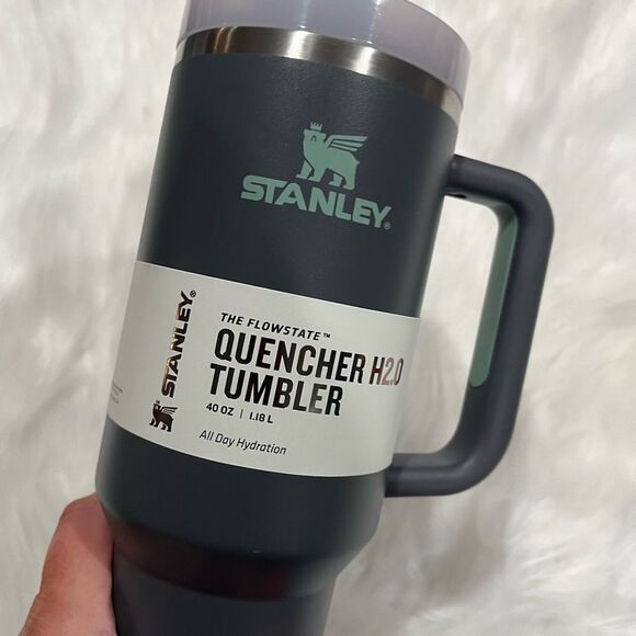 NWT Stanley The Quencher H2.0 FlowState Adventure Travel Tumbler CharcoaL 40 oz. - Picture 2 of 7